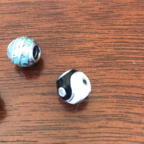 Retired Pandora beads - Picture 2 of 3